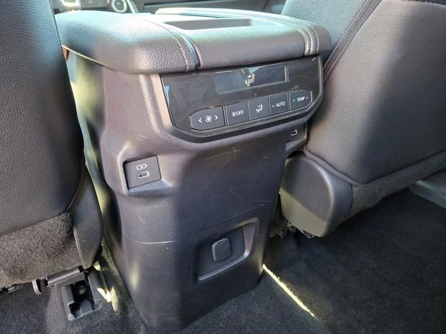 Used 2025  Toyota XLE image 17