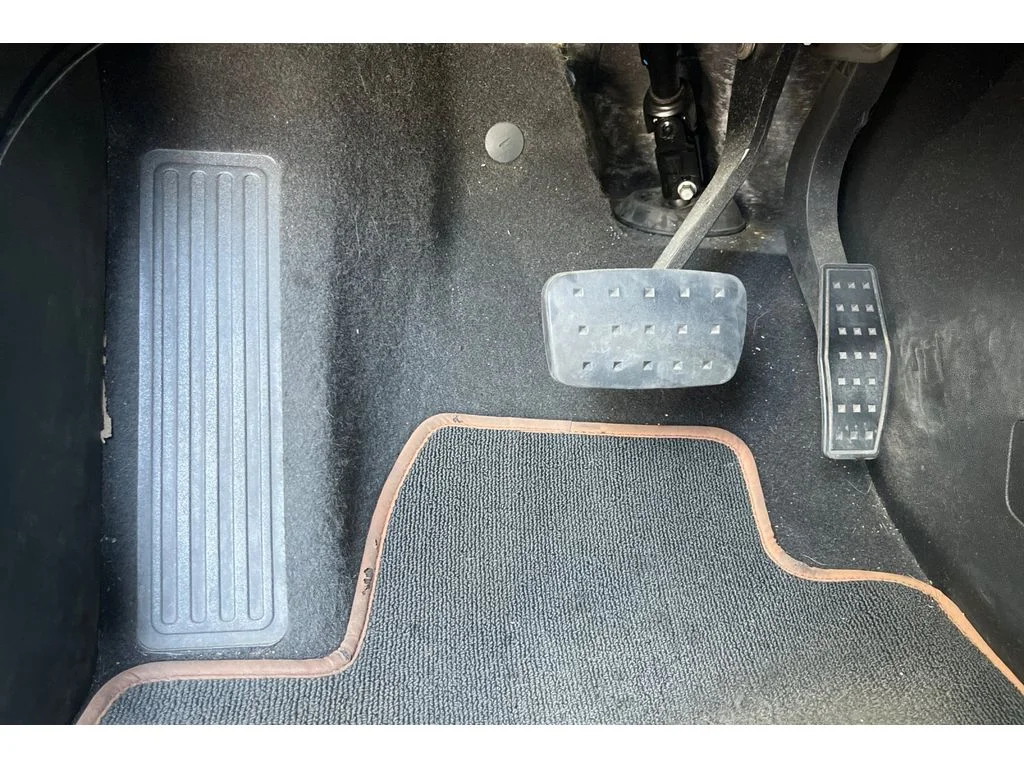 Used 2017 Iridium Metallic GMC SLE image 42
