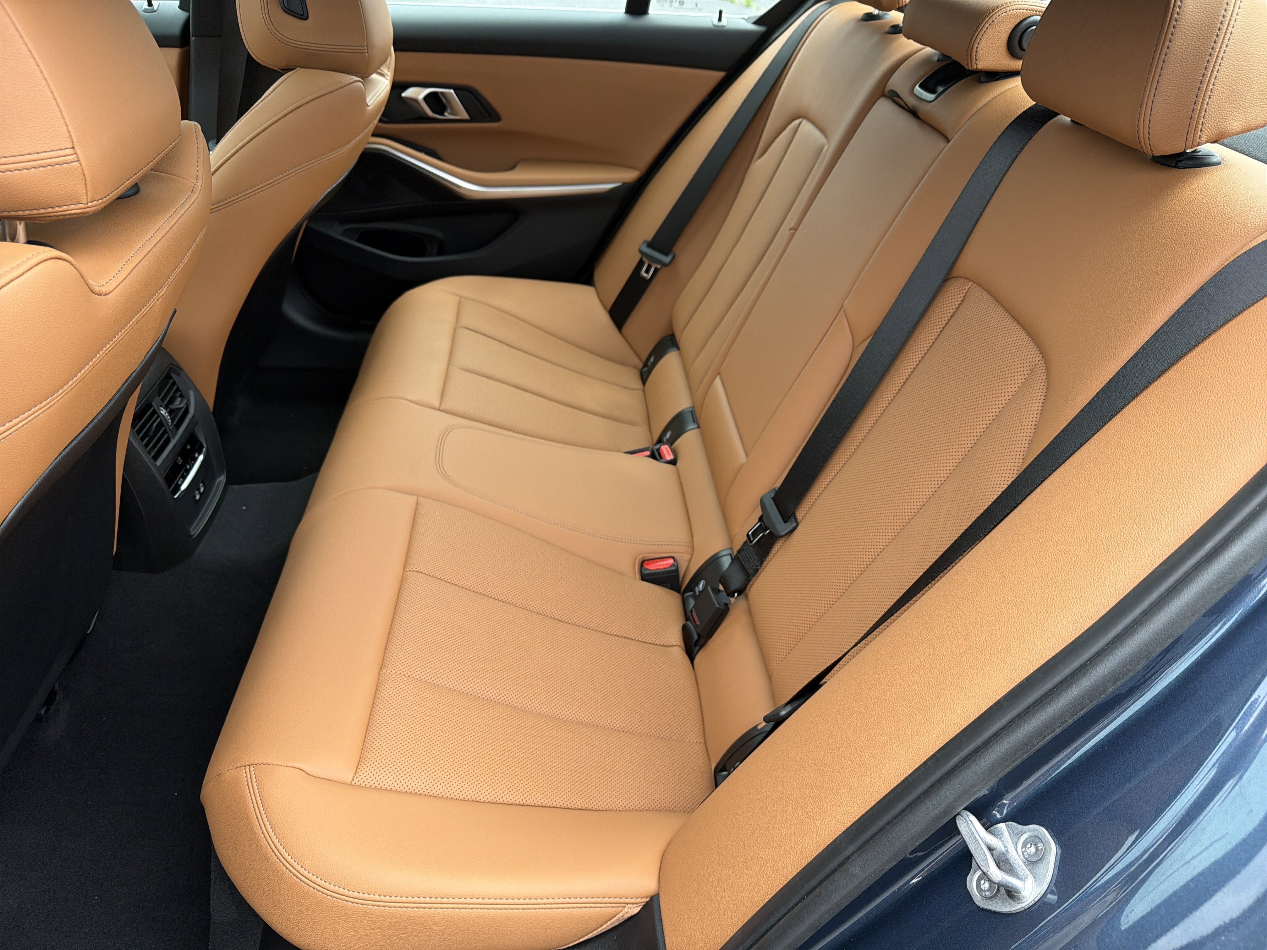 New 2026 Arctic Race Blue Metallic BMW 330i NA image 24