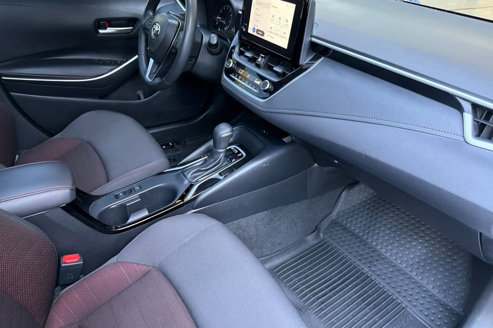 Used 2024 Ice Cap Toyota SE image 15