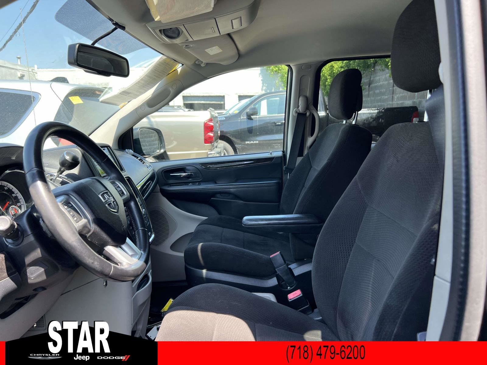 Used 2012 Dark Charcoal Pearl Dodge SE image 17