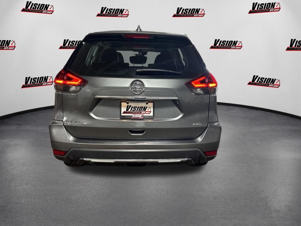 Used 2020 Gray Nissan S image 6