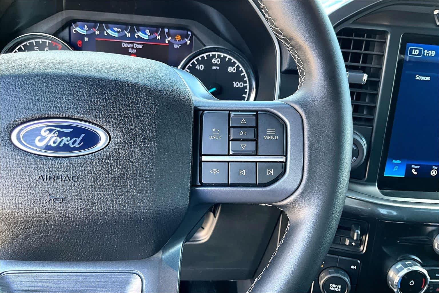 Used 2023 Oxford White Ford XLT image 25