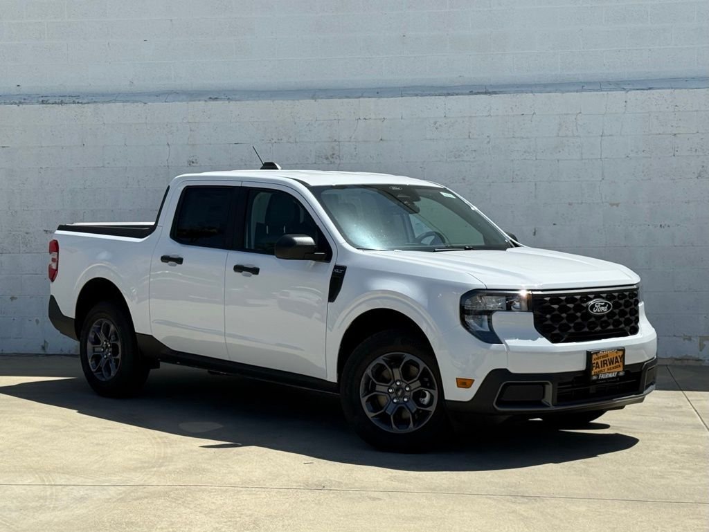 New 2026 Oxford White Ford XLT image 1