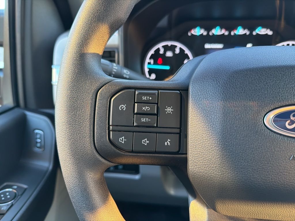 2026 Ford F-350 Super Duty Chassis Cab XL - Photo 27