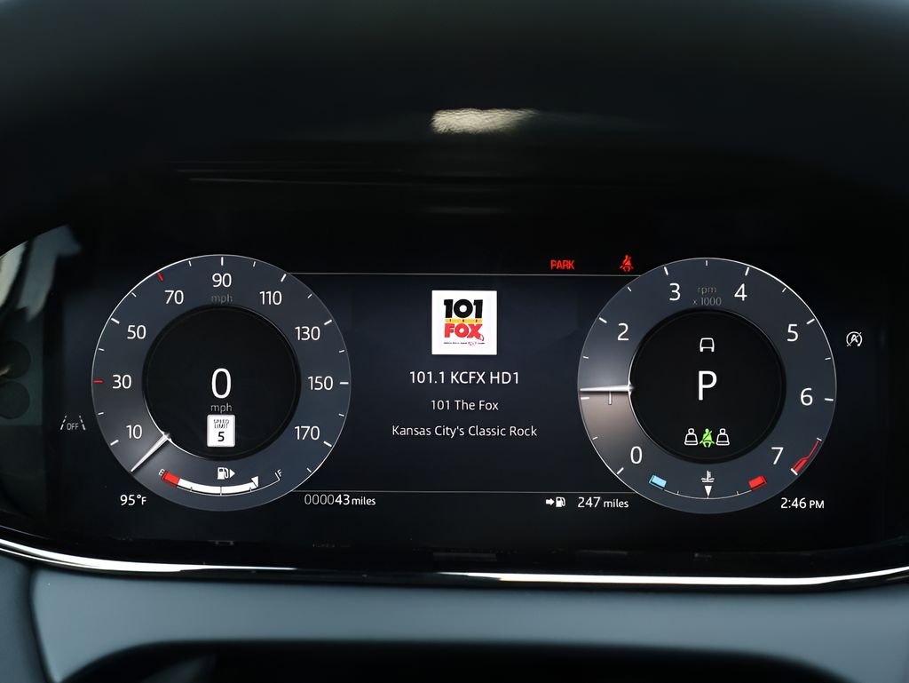 New 2026 Carpathian Grey Land Rover Hoxton Edition image 28