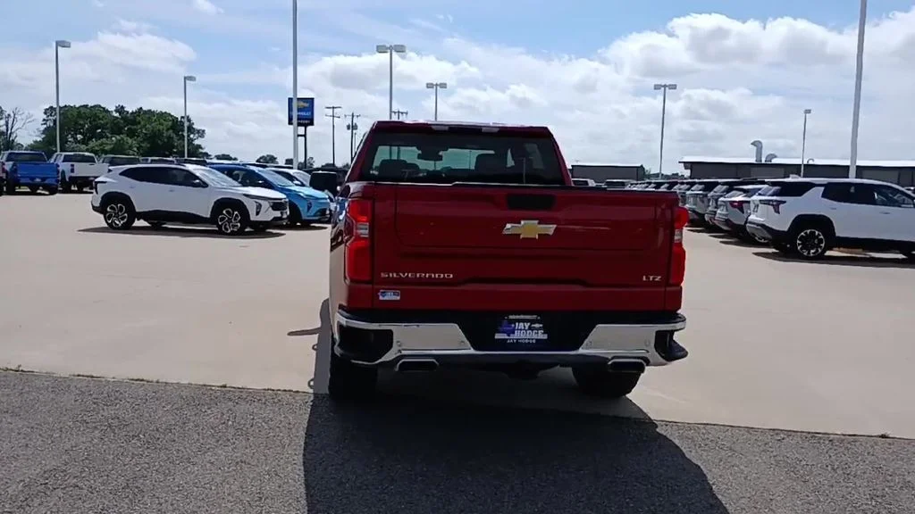 2023 Chevrolet Silverado 1500 LTZ - Photo 7