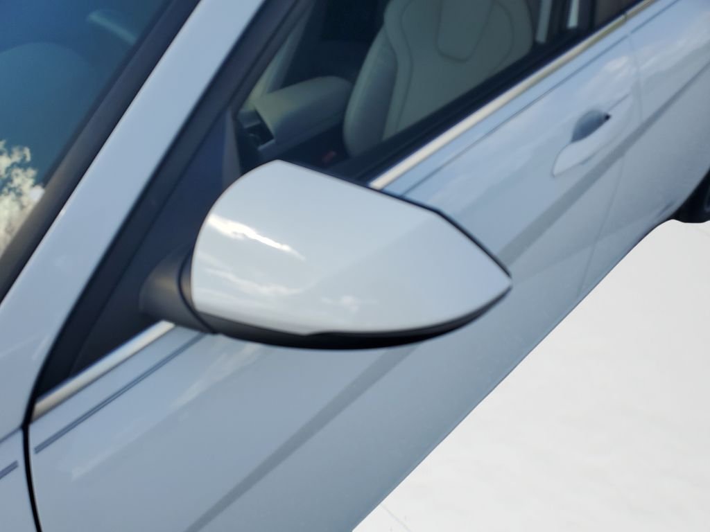 Used 2021 White Hyundai Limited image 28