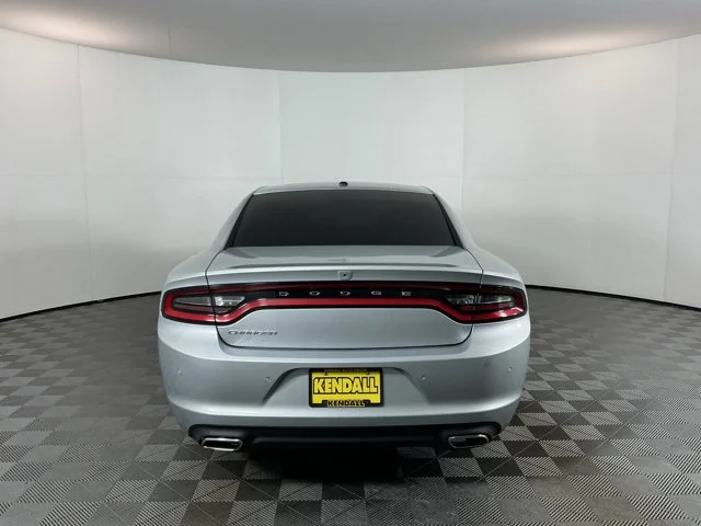 Used 2019  Dodge SXT image 6