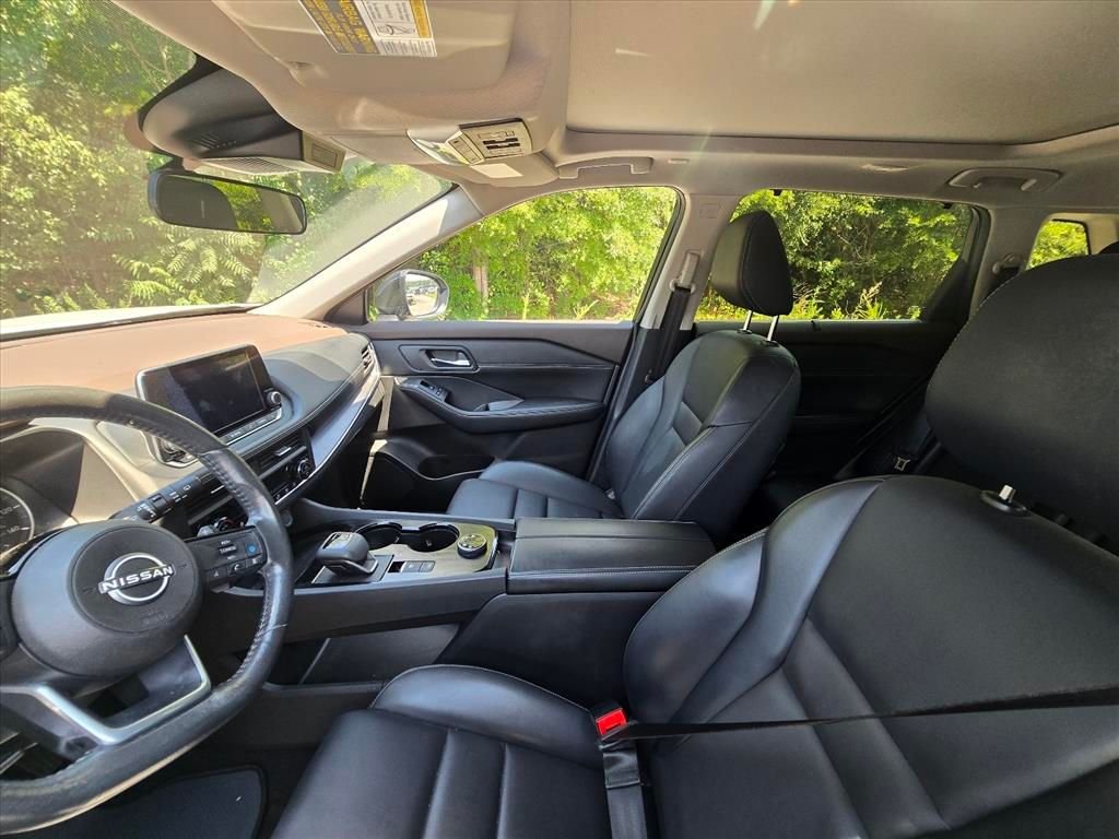 Used 2023 White Nissan SV image 3