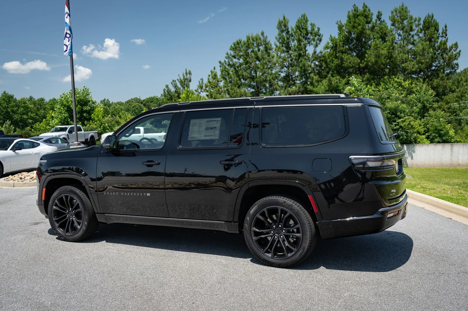 New 2026 High Gloss Black Exterior Paint Jeep Summit Obsidian image 15