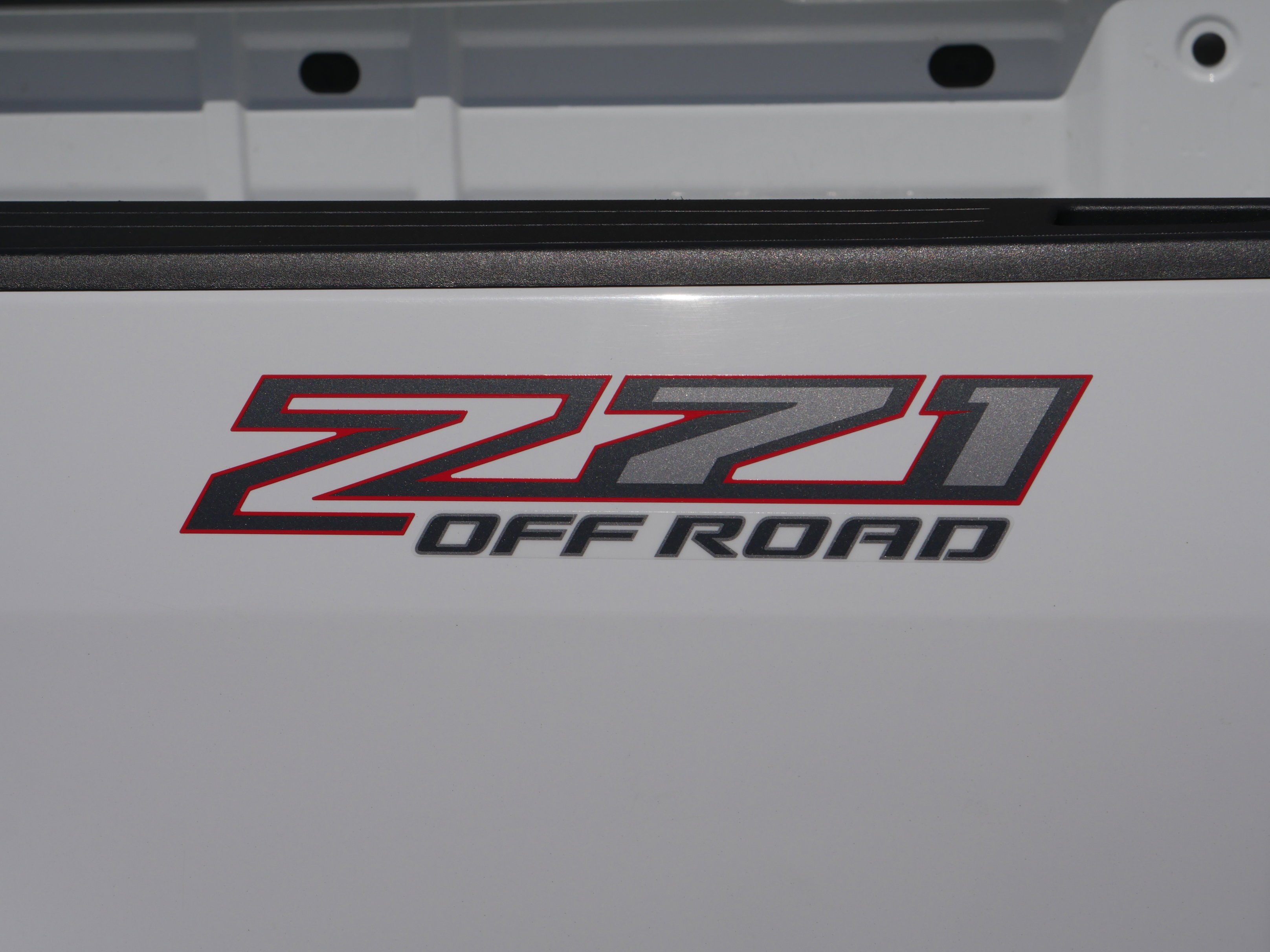 Used 2022 Summit White Chevrolet 4WD Z71 image 19