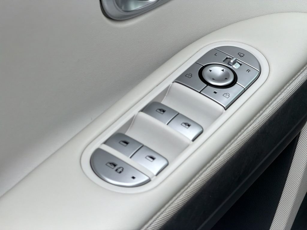 Used 2023 Gray Hyundai SEL image 15
