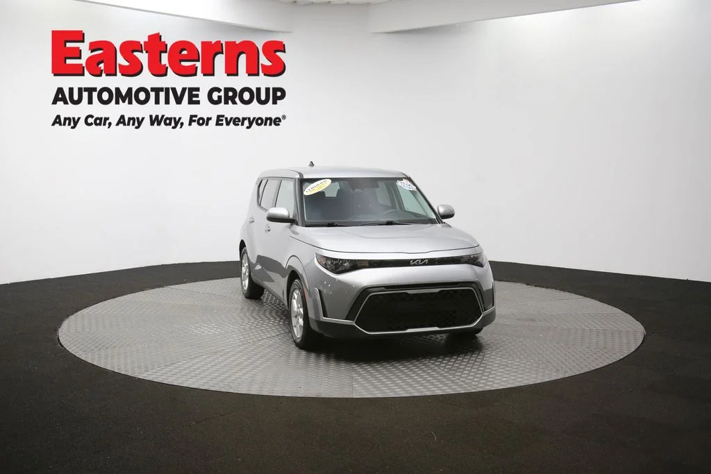 Used 2023  Kia LX image 49
