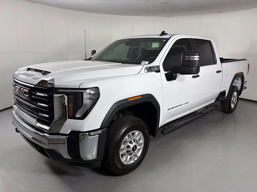 Used 2024 White GMC Pro image 5