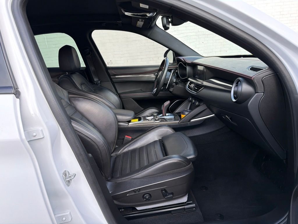 2023 Alfa Romeo Stelvio Estrema - Photo 12