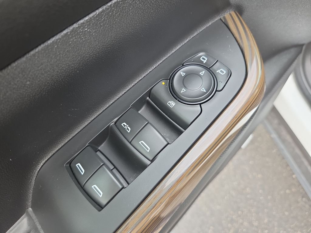 Used 2023 White GMC SLE image 28
