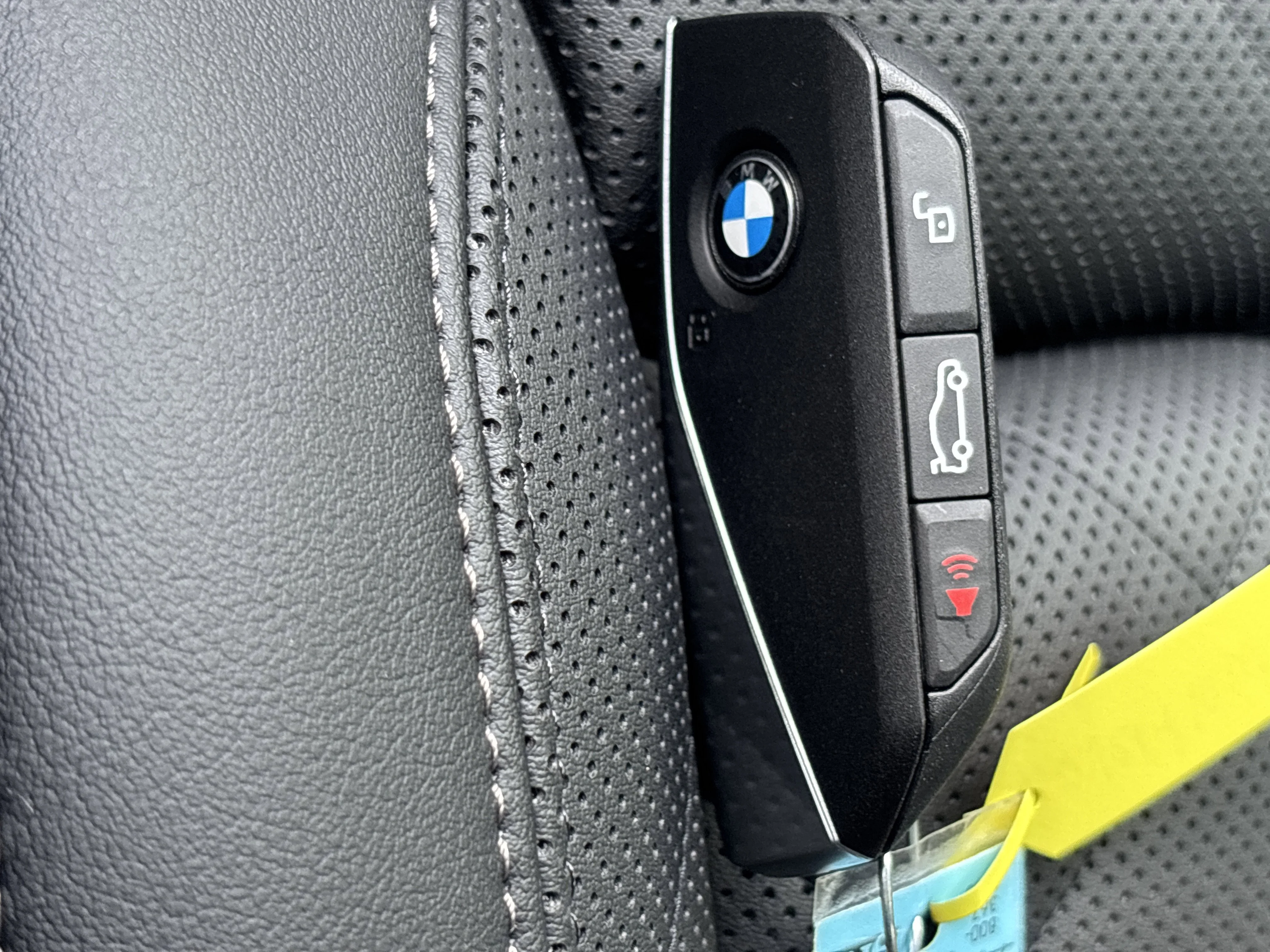 New 2026 0416 Carbon Black Metallic BMW xDrive40i image 51