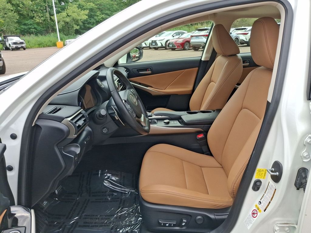 Used 2018 White Lexus 300 image 13