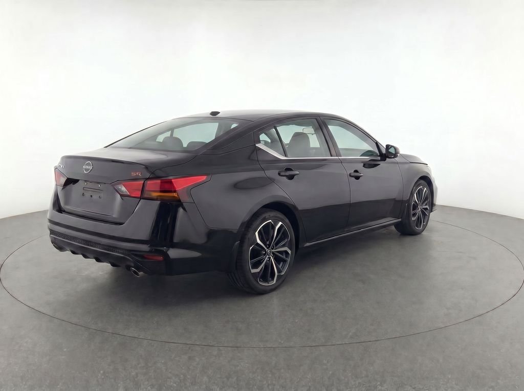 Used 2024 Black Nissan 2.5 SR image 5