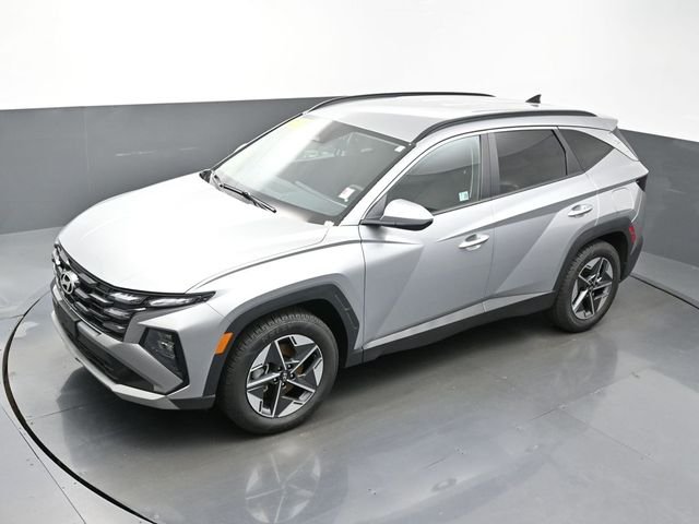 Used 2025 Silver Hyundai SEL image 40