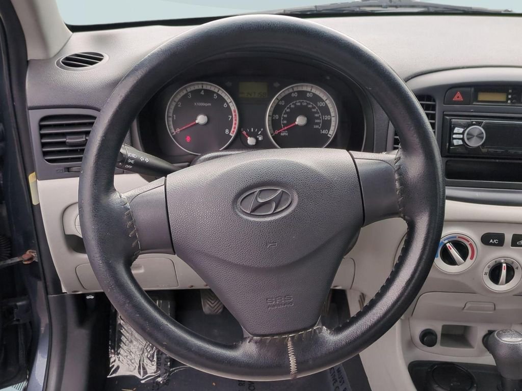 2009 Hyundai Accent GLS - Photo 14