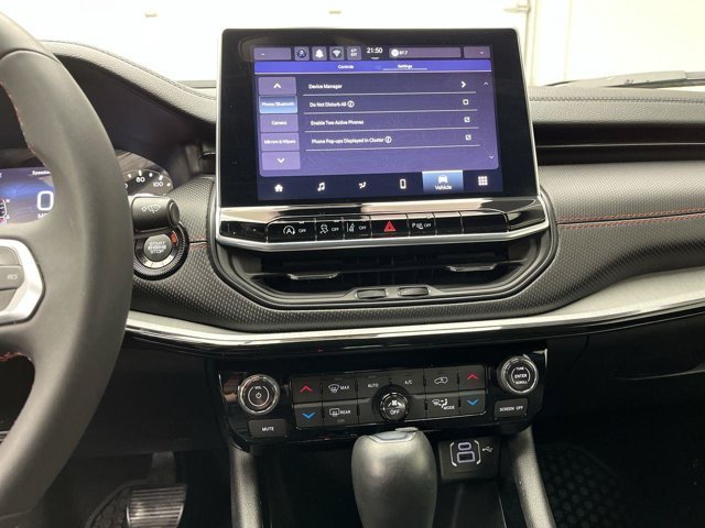 Used 2025 Hydro Blue Pearlcoat Jeep Trailhawk image 15