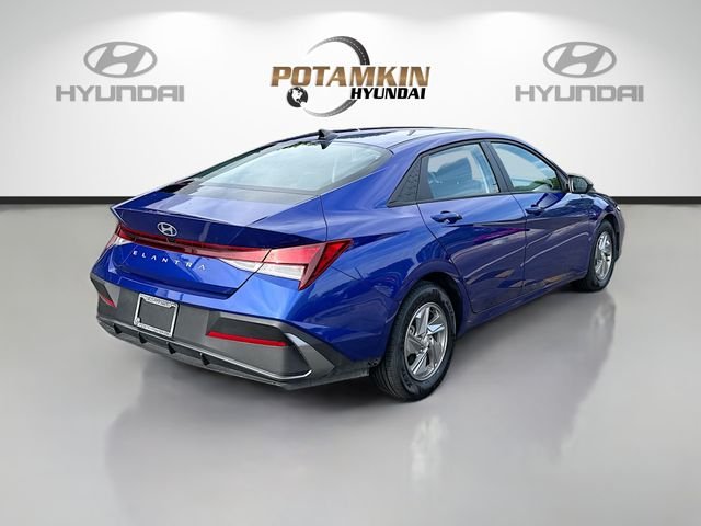Used 2024 Blue Hyundai SE image 5