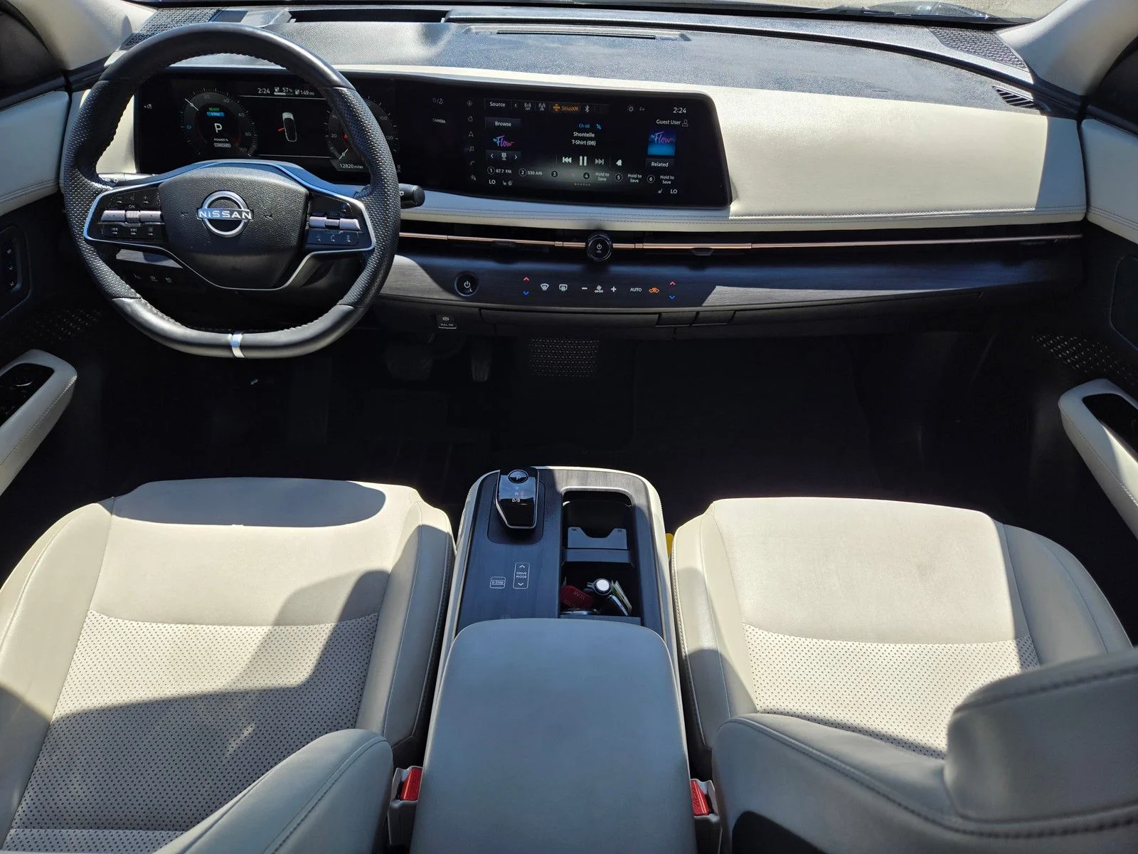 Used 2025 Deep Ocean Blue Pearl/Black Diamond Pearl Nissan ENGAGE image 17