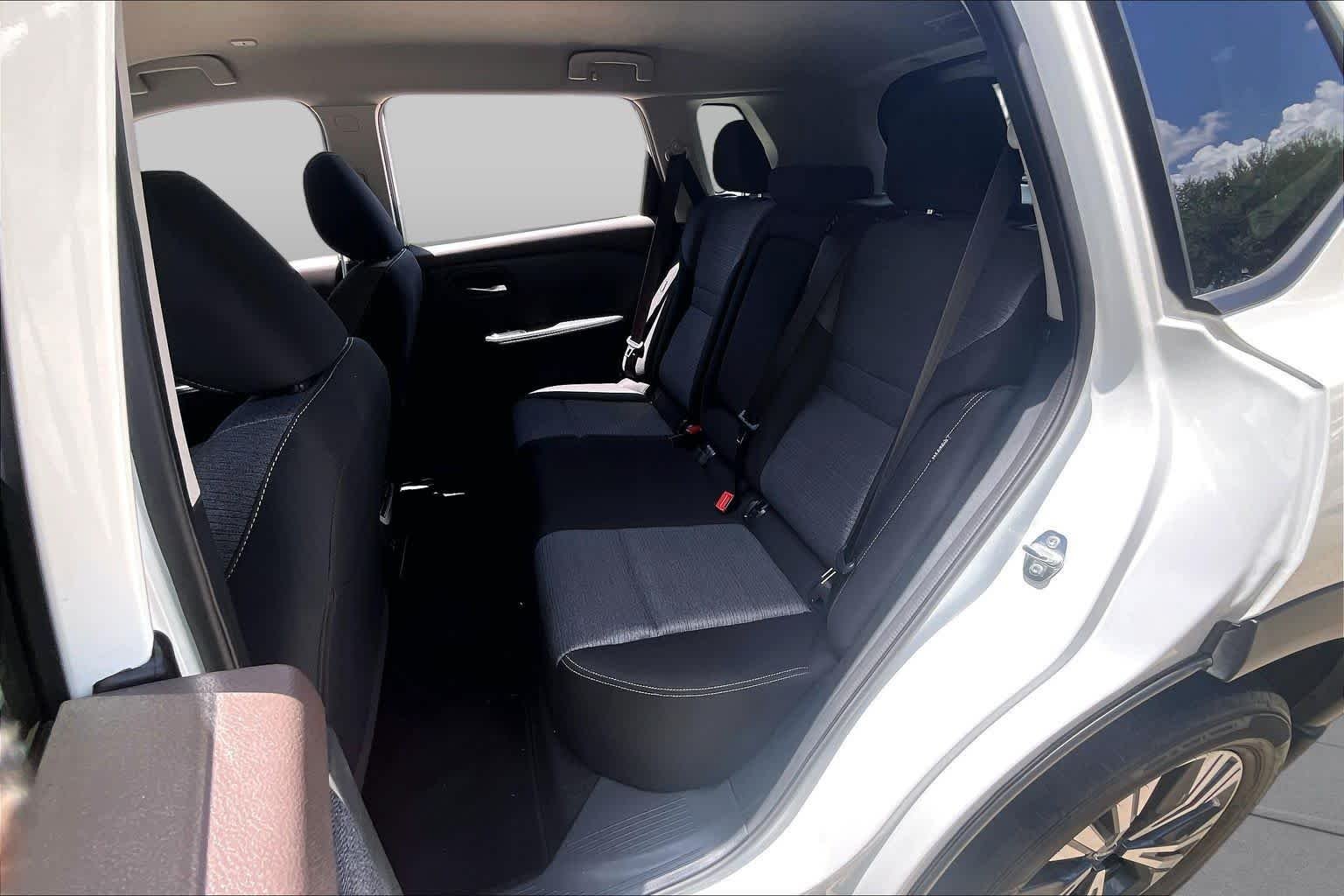 Used 2023 Pearl White Tricoat Nissan SV image 19