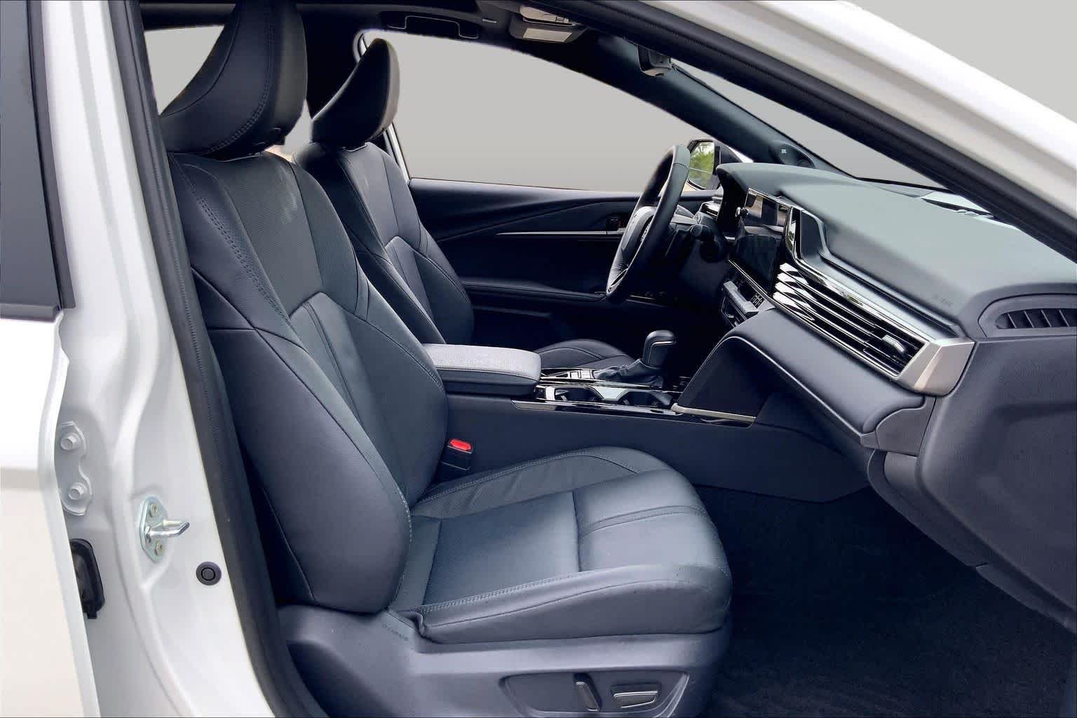 Used 2026 Wind Chill Pearl Toyota XSE image 9