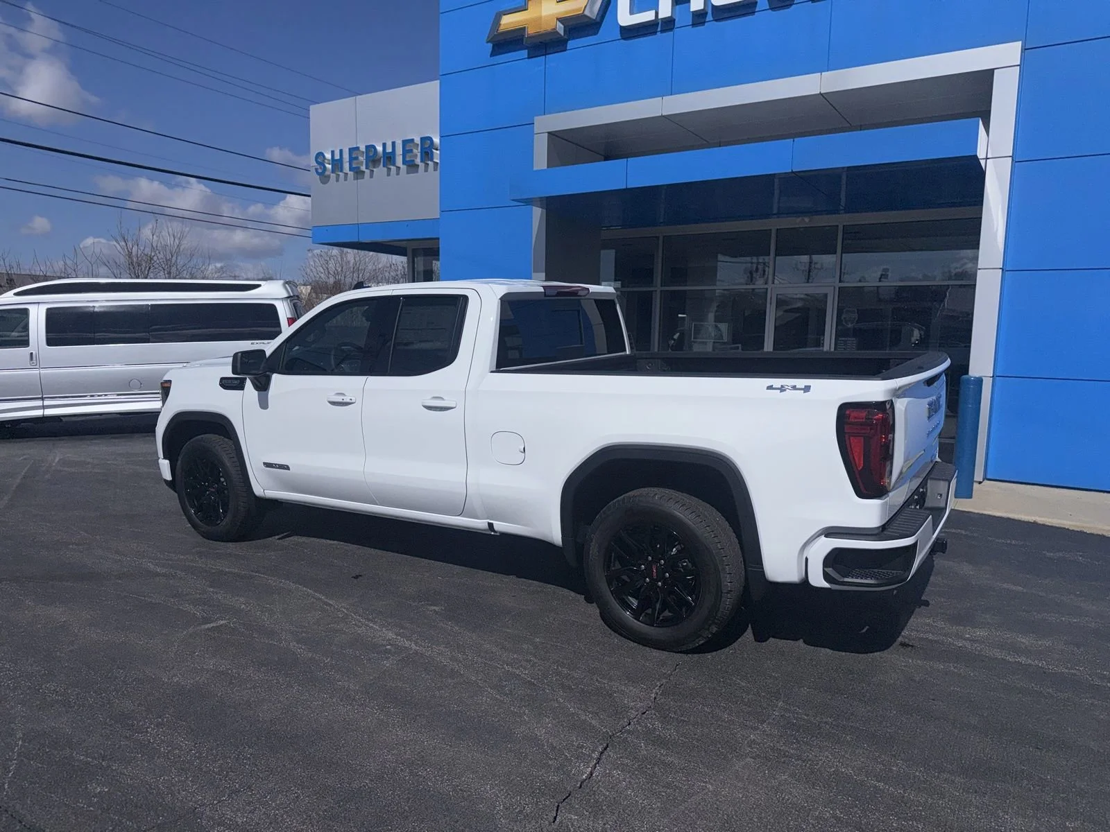 New 2026 Summit White GMC Elevation image 4