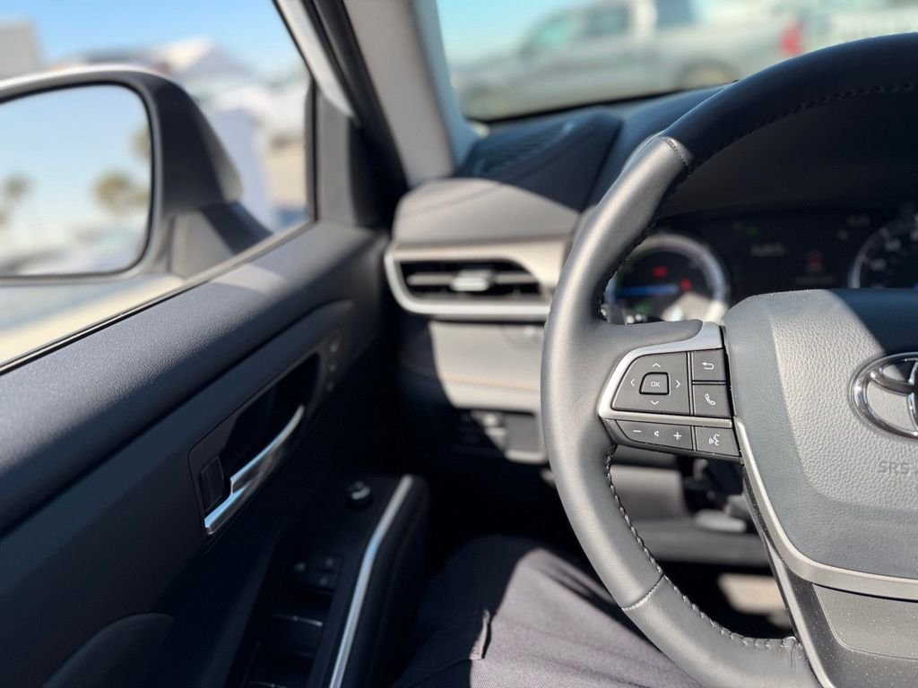 Used 2022 Pearl Toyota Bronze Edition image 7