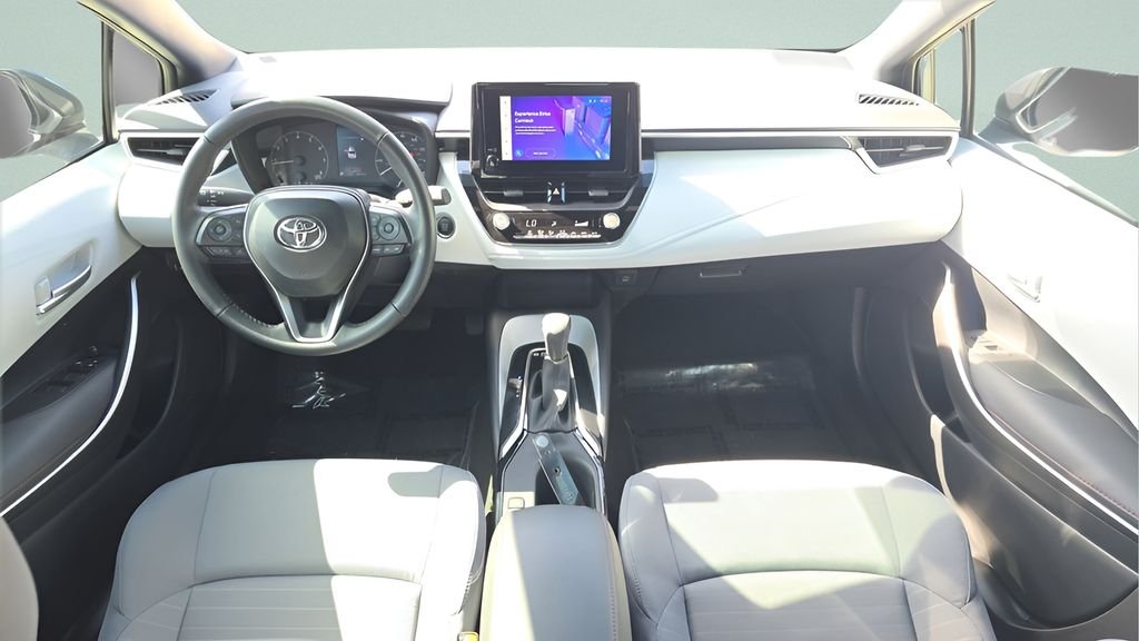 2025 Toyota Corolla SE - Photo 11
