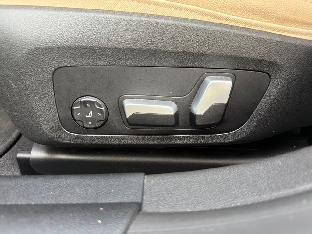 Certified Used 2023 Dravit Grey Metallic BMW M50 image 11