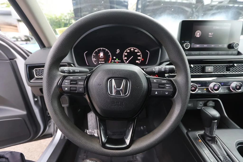 Certified Used 2024 Lunar Silver Metallic Honda LX image 20