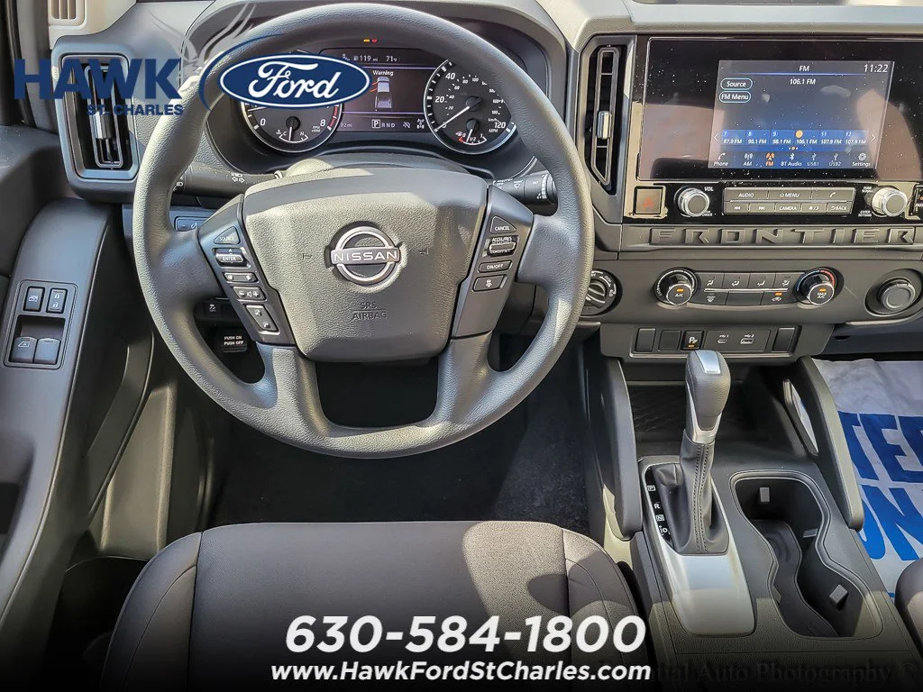 Used 2025 Glacier White Nissan S image 9