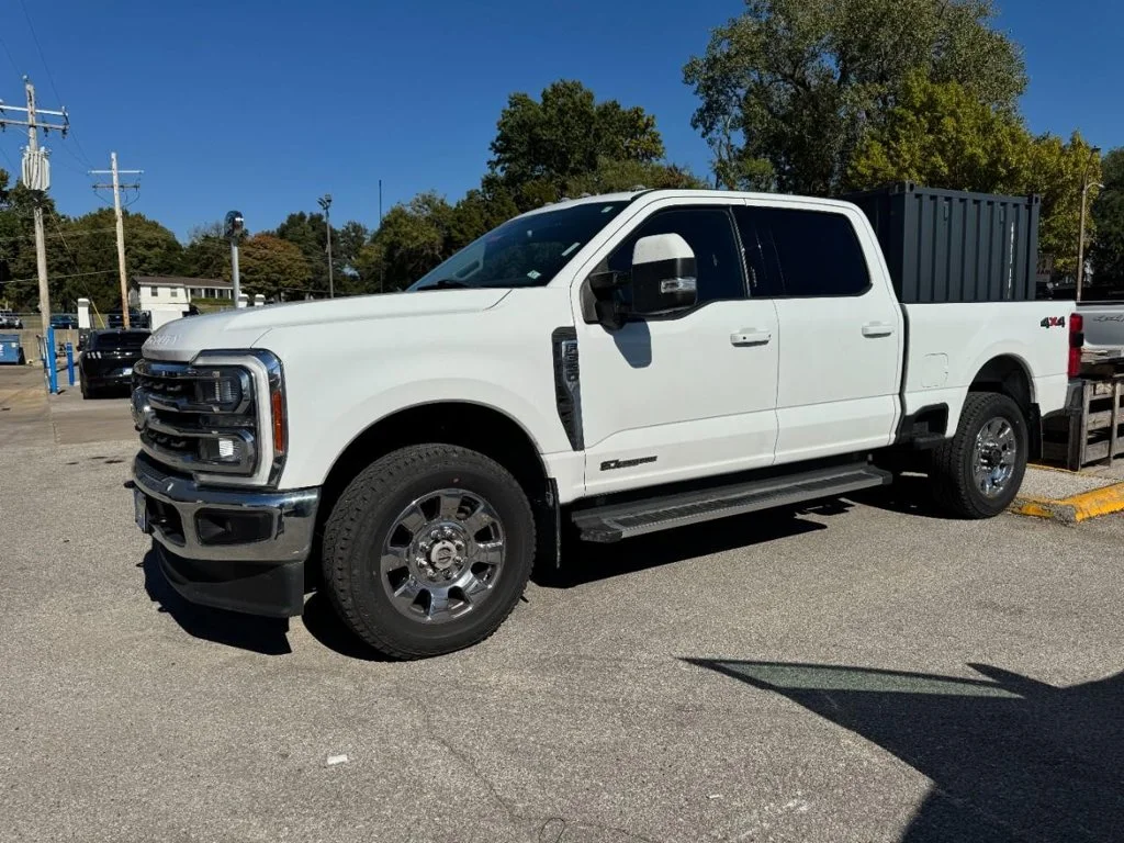 Used 2023 Oxford White Ford Lariat image 7