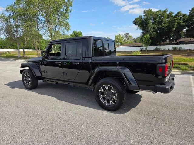 New 2026 Black Clear-Coat Exterior Paint Jeep Sahara image 10