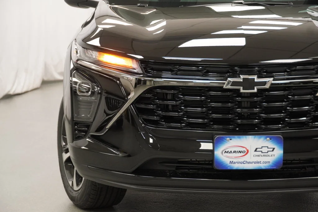 New 2026 Mosaic Black Metallic Chevrolet 1RS image 10