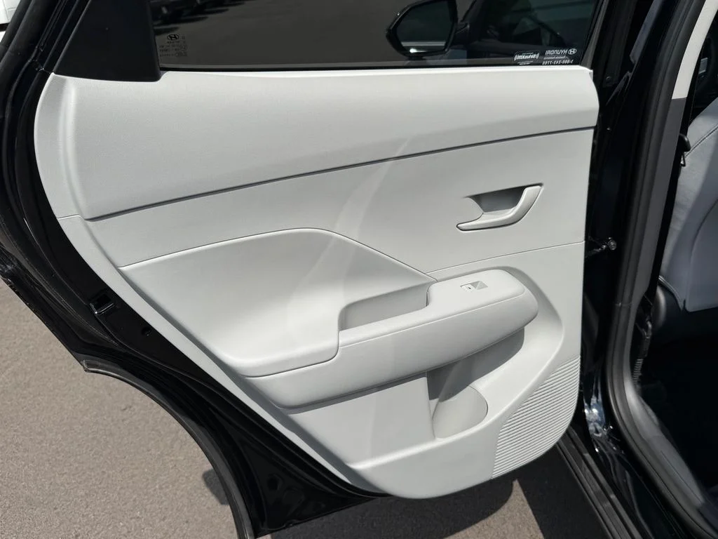 Used 2025 Black Hyundai SEL Convenience image 17