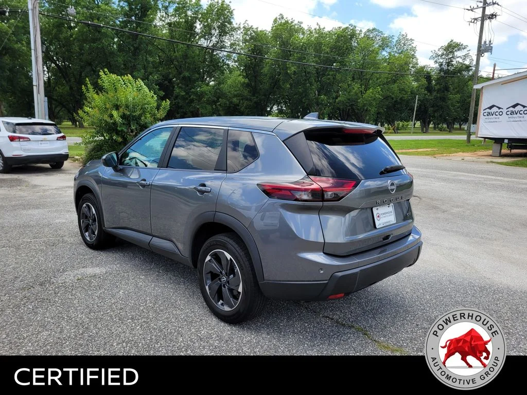 Used 2024 Gray Nissan SV image 3