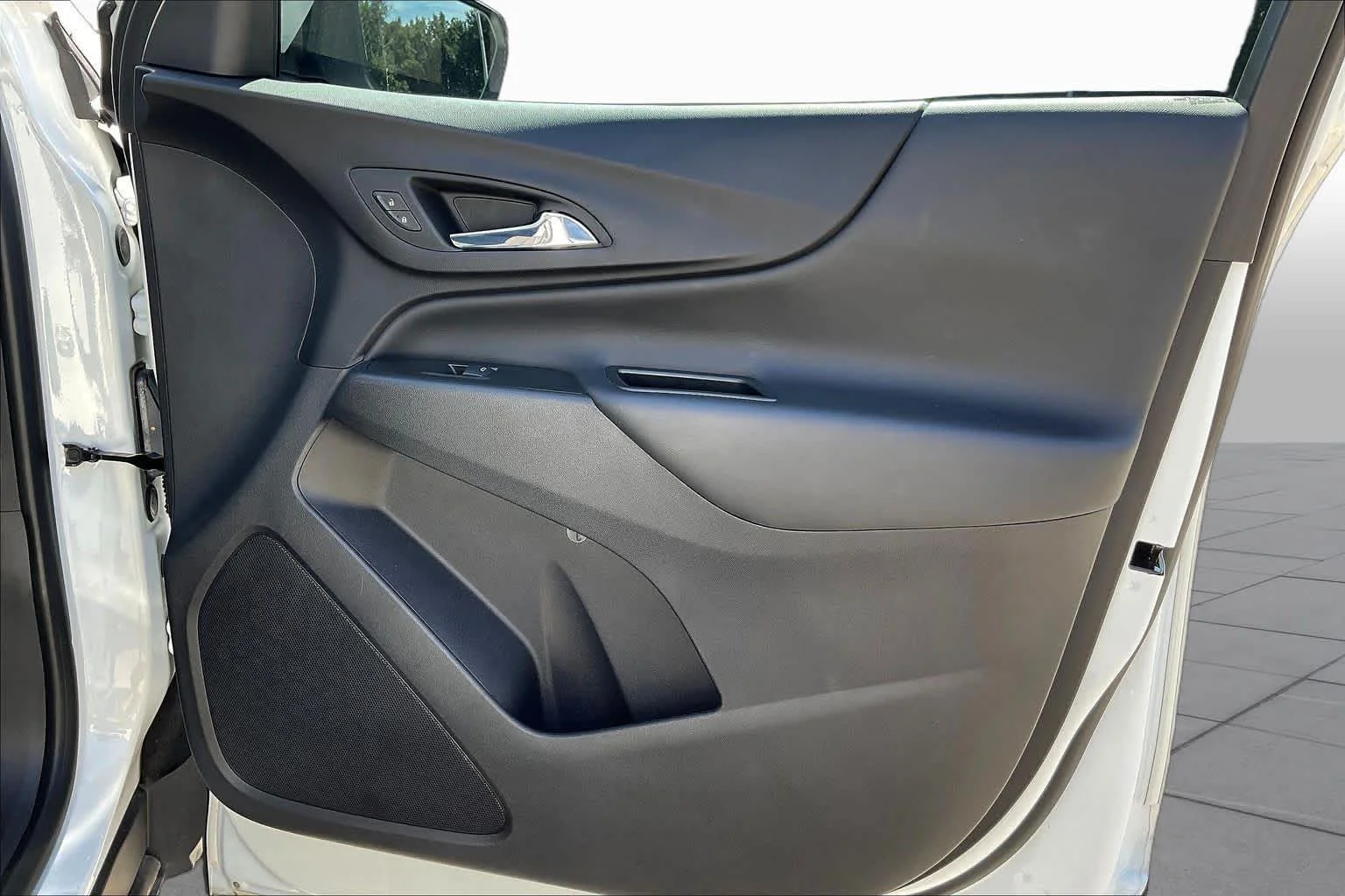 Used 2024 Summit White Chevrolet LT image 43
