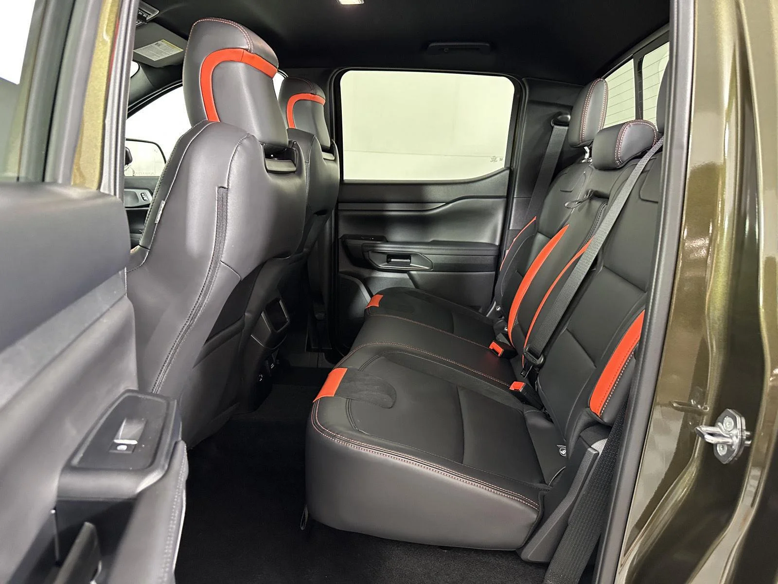 Used 2025 Shelter Green Ford Raptor image 33