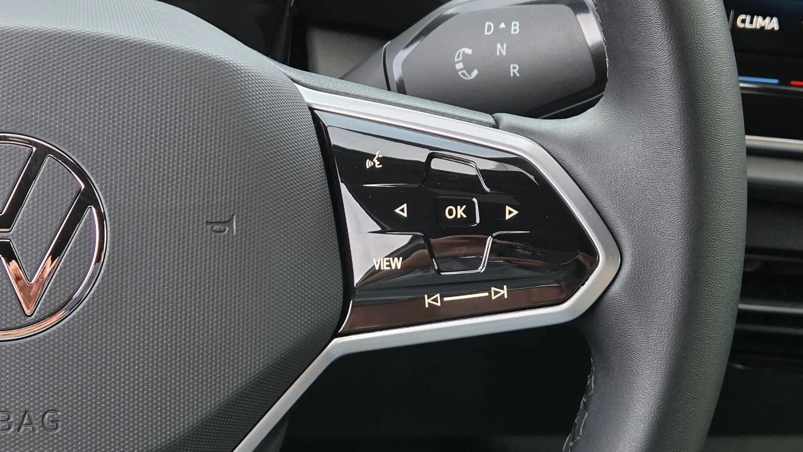 New 2026 Opal White Pearl Volkswagen Pro image 28