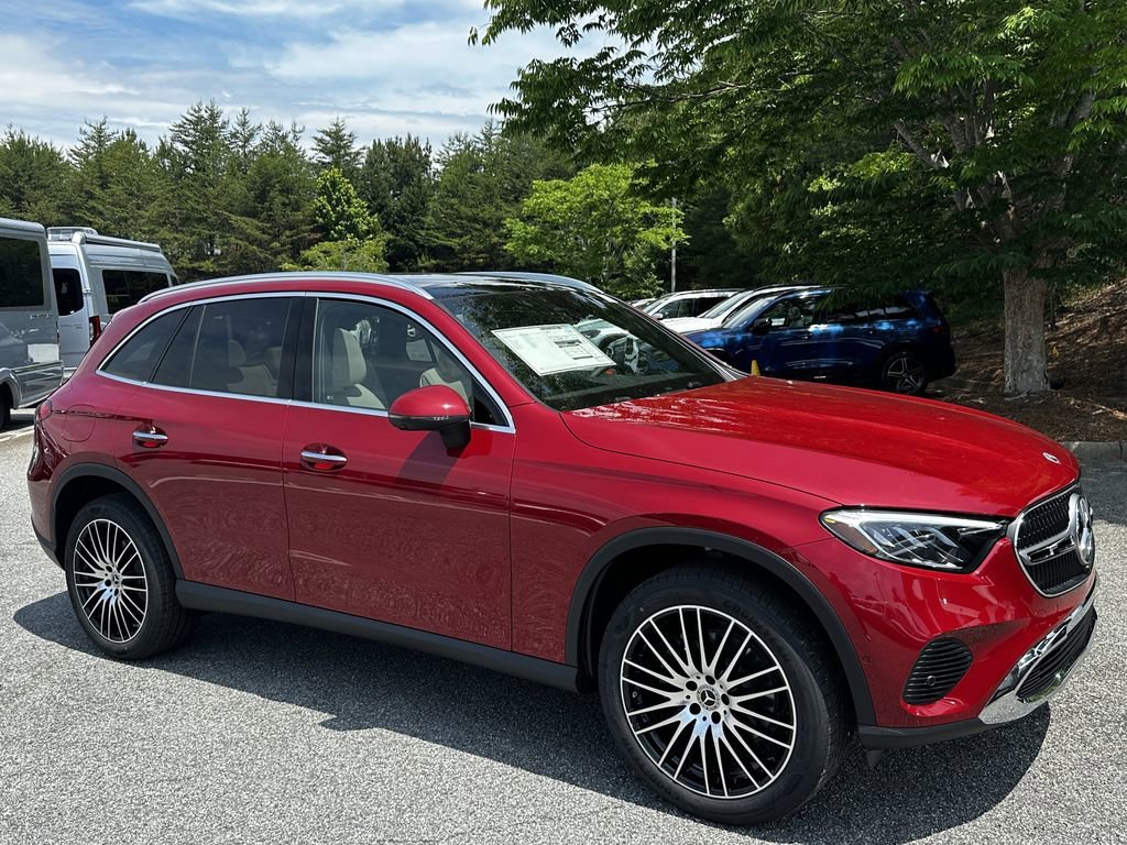 New 2026 MANUFAKTUR Patagonia Red Metallic Mercedes-Benz GLC 300 image 2
