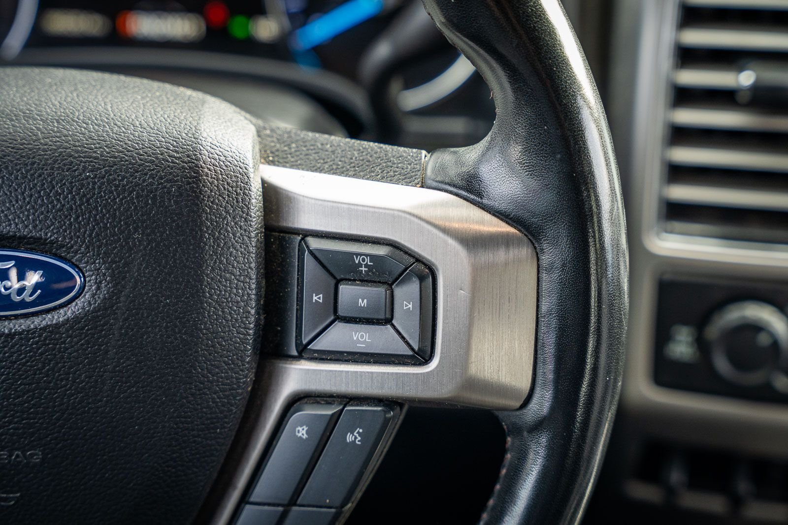 Used 2019 Black Ford Platinum image 36