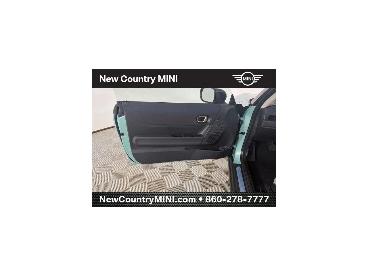 New 2026 Green MINI Signature Plus image 12