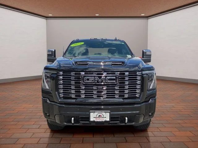Used 2025 Onyx Black GMC Denali Ultimate image 34