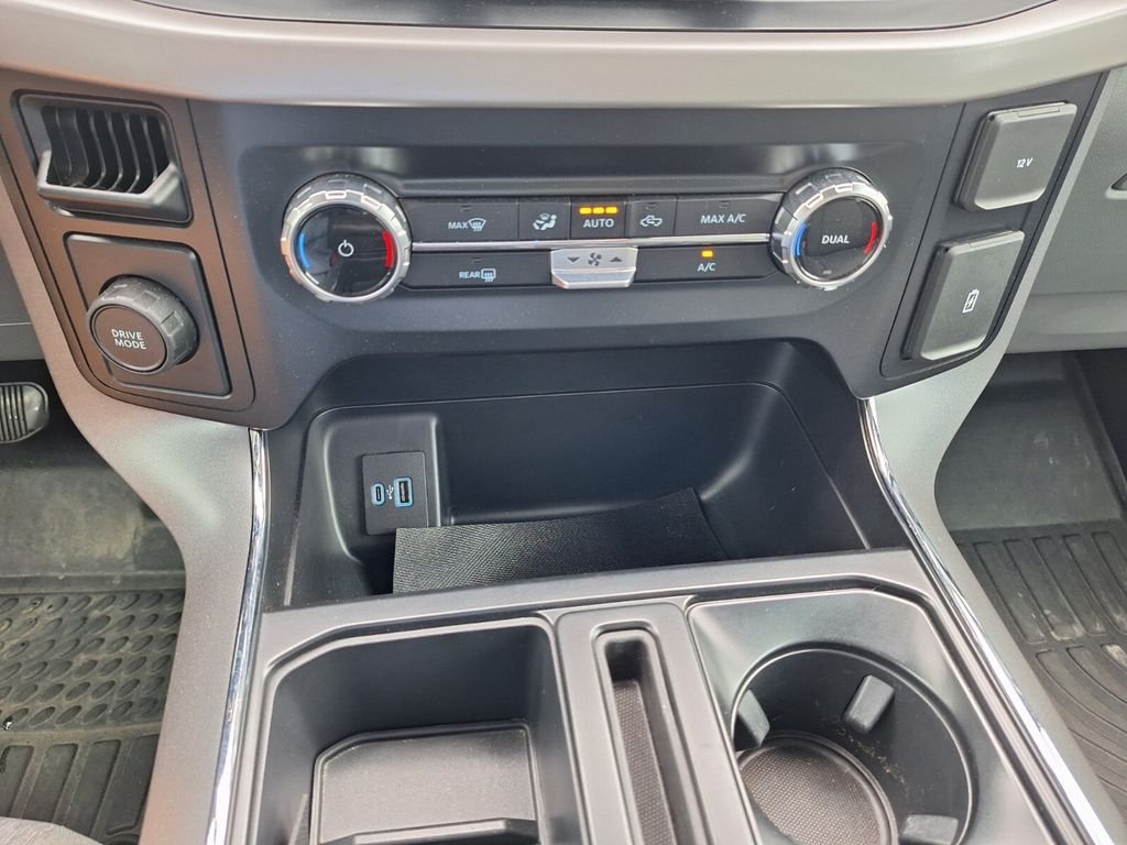 Used 2023 Blue Ford XLT image 17
